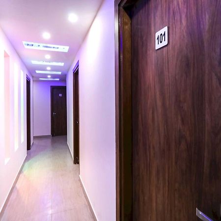 Hotel O The Vansh Balaji Hot ファリーダーバード エクステリア 写真