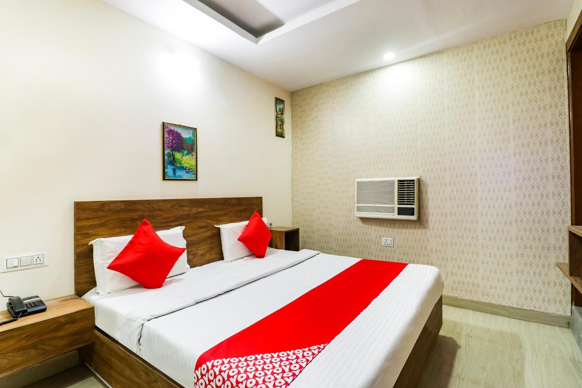 Hotel O The Vansh Balaji Hot ファリーダーバード エクステリア 写真