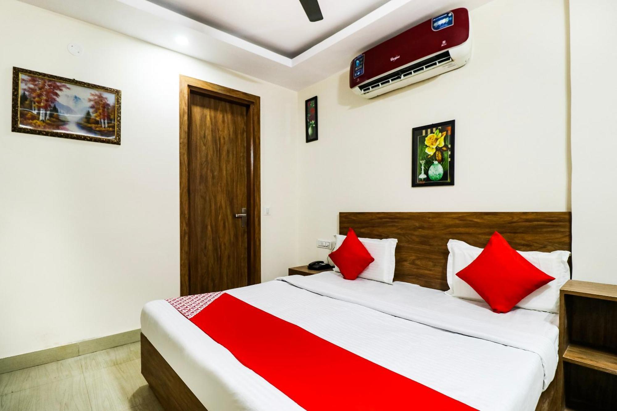 Hotel O The Vansh Balaji Hot ファリーダーバード エクステリア 写真
